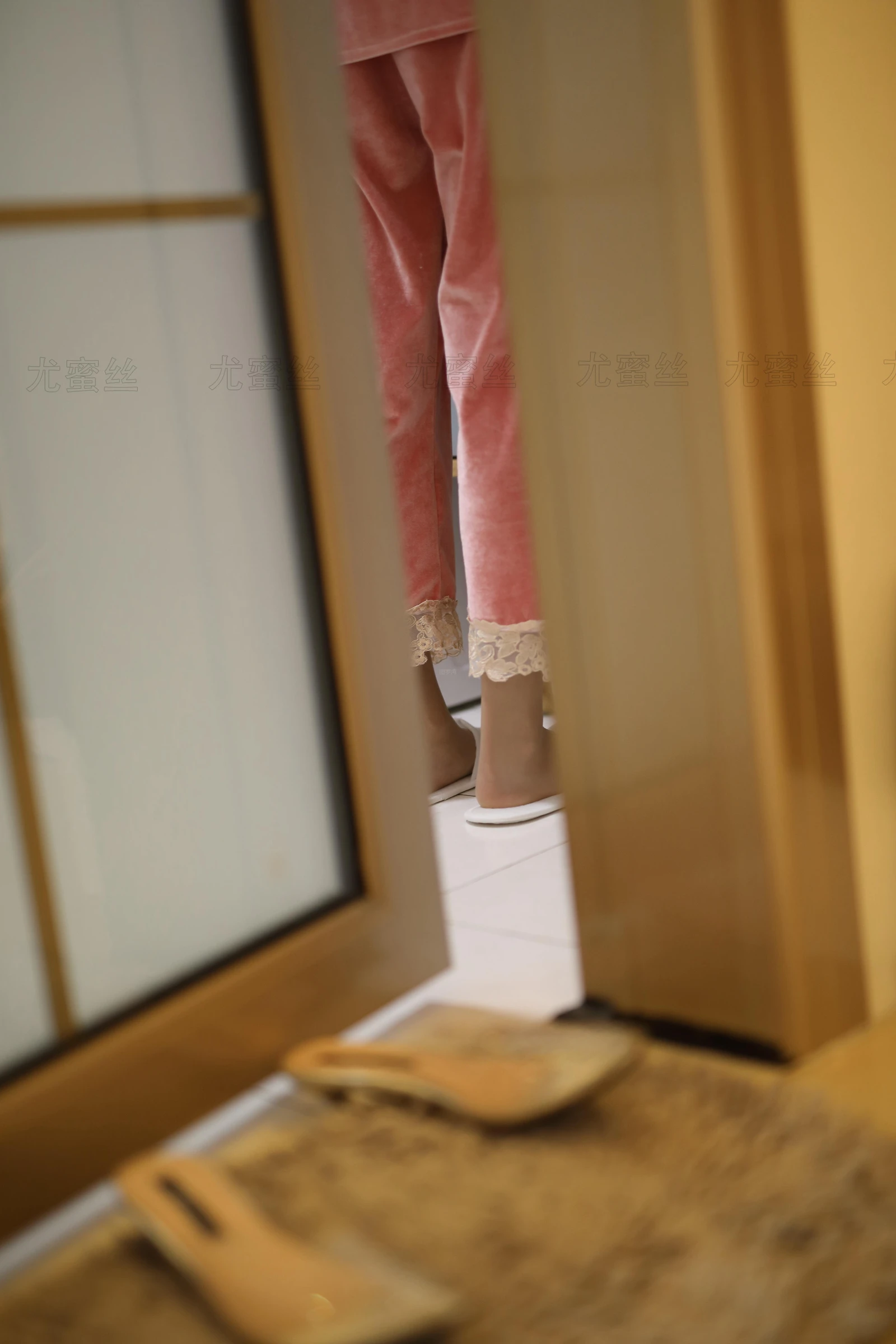 [尤蜜丝]穿搭写真-No.028-[208P1V-622MB]-8.webp